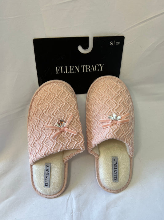 Ellen Tracey Womens Slippers